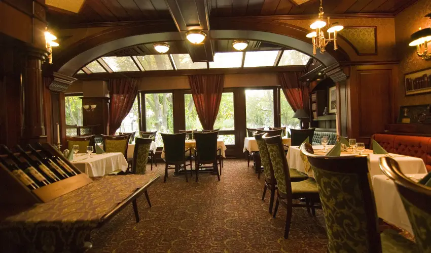 Golden Ball Club Hotel Gyr - Pnksd