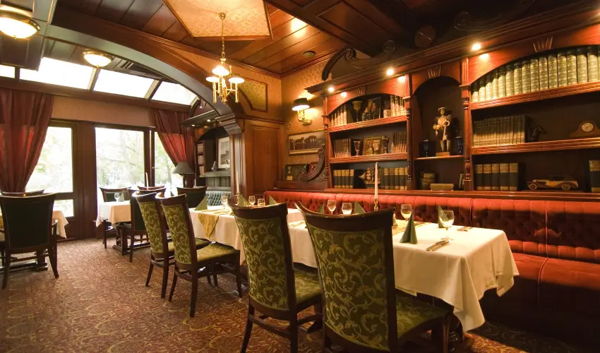 Golden Ball Club Hotel Gyr - Pnksd