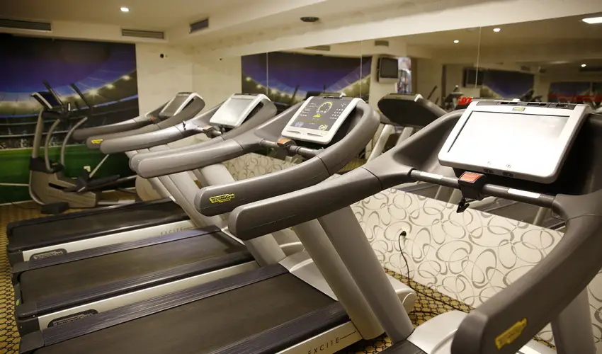 Golden Ball Club Hotel Gyr - Pnksd