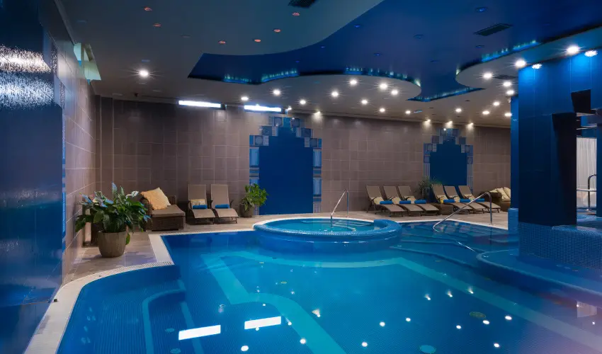 Golden Ball Club Hotel Gyr - Pnksd