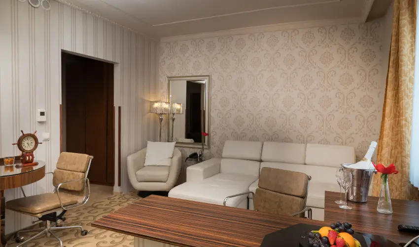 Golden Ball Club Hotel Gyr - Pnksd