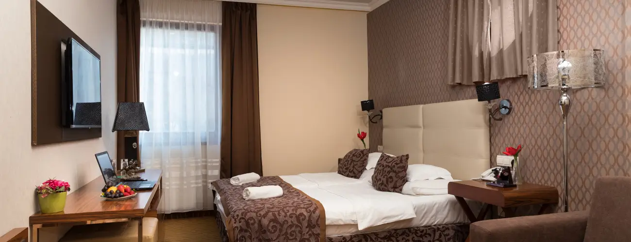 Golden Ball Club Hotel Gyr - Pnksd (min. 1 j)