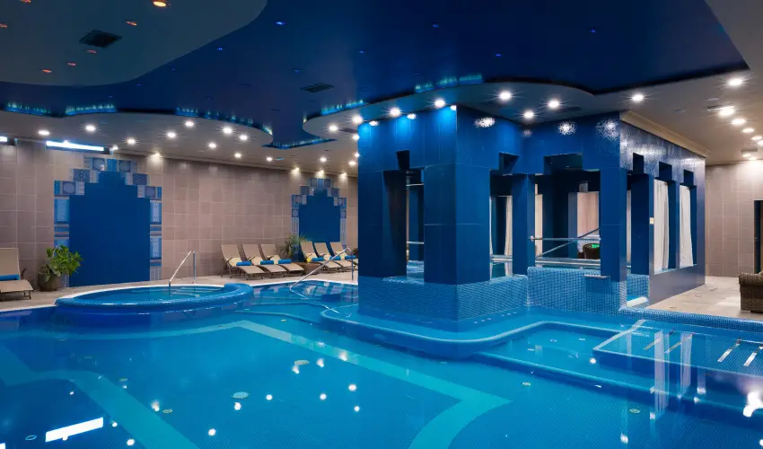 Golden Ball Club Hotel Gyr - Pnksd