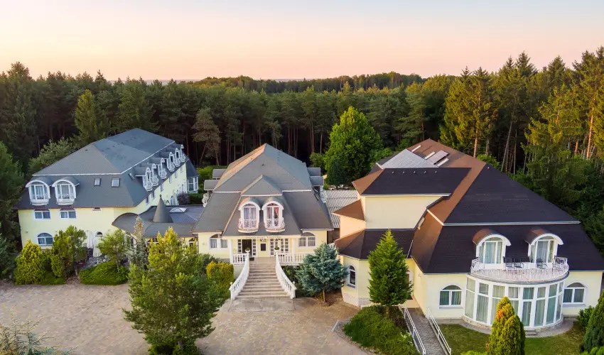 Gosztola Gy�ngye-az erd� sz�llod�ja Gosztola - P�nk�sd (min. 3 �j)