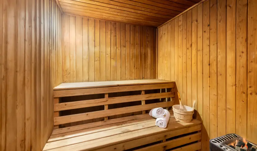 Gosztola Gy�ngye-az erd� sz�llod�ja Gosztola - P�nk�sd (min. 3 �j)