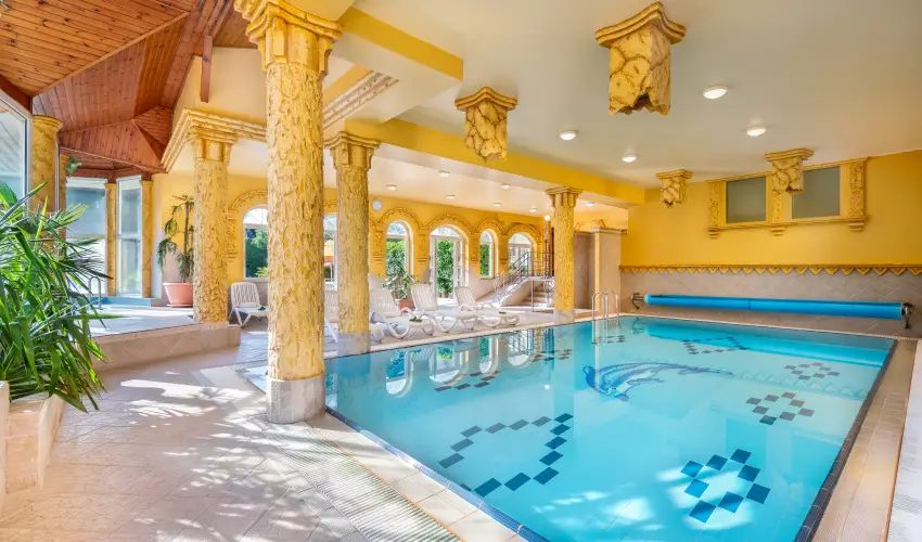 Gosztola Gy�ngye-az erd� sz�llod�ja Gosztola - P�nk�sd (min. 3 �j)