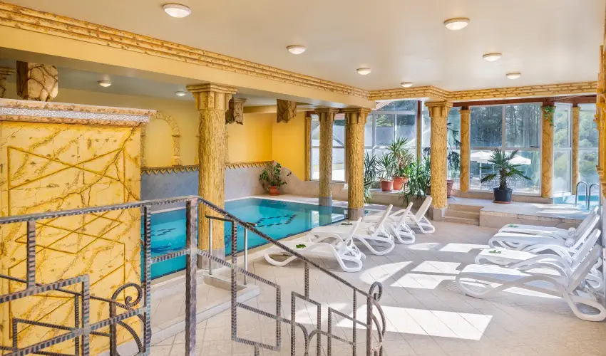 Gosztola Gy�ngye-az erd� sz�llod�ja Gosztola - P�nk�sd (min. 3 �j)