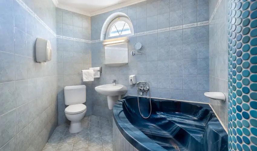 Gosztola Gy�ngye-az erd� sz�llod�ja Gosztola - P�nk�sd (min. 3 �j)