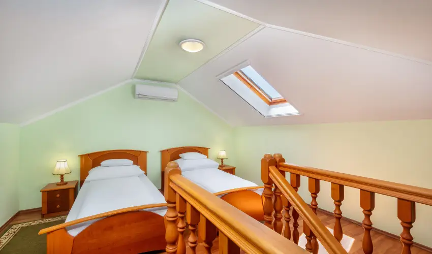 Gosztola Gy�ngye-az erd� sz�llod�ja Gosztola - P�nk�sd (min. 3 �j)