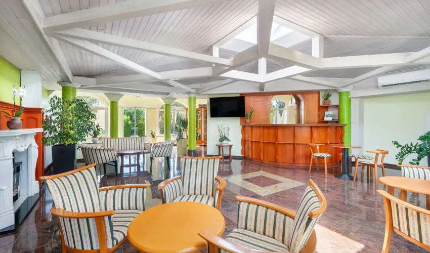 Gosztola Gy�ngye-az erd� sz�llod�ja Gosztola - P�nk�sd (min. 3 �j)