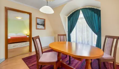 Gosztola Gy�ngye-az erd� sz�llod�ja Gosztola