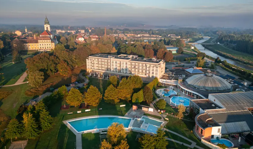 Gotthard Therme Hotel Szentgotth�rd - P�nk�sd - teljes el�refizet�ssel (min. 2 �j)