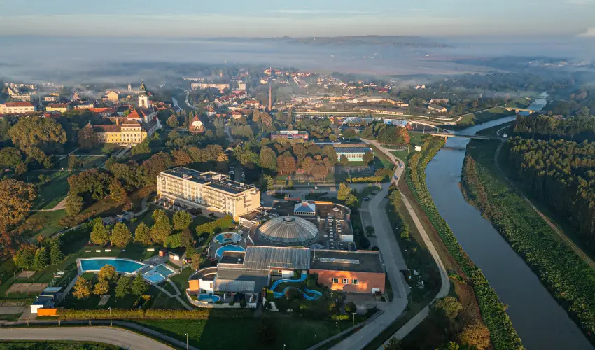 Gotthard Therme Hotel Szentgotth�rd - P�nk�sd - teljes el�refizet�ssel (min. 2 �j)