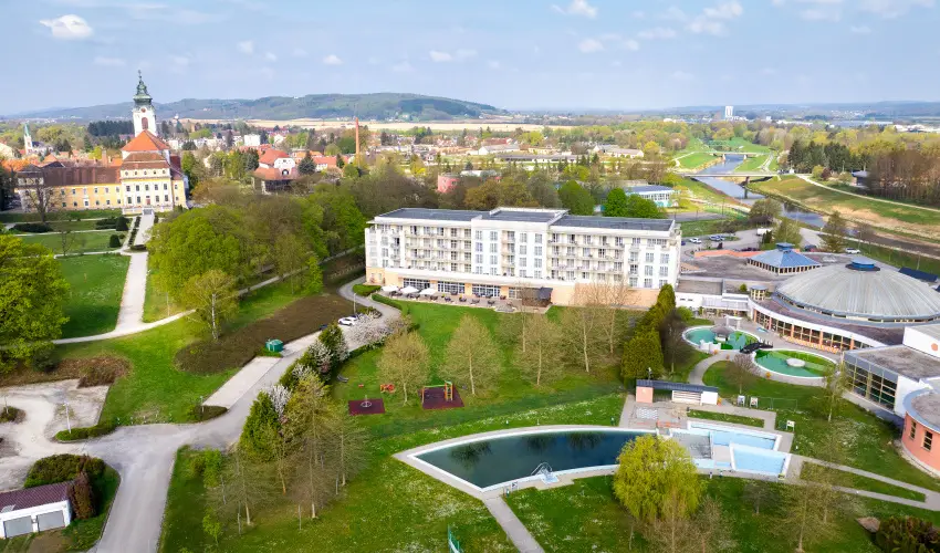 Gotthard Therme Hotel Szentgotth�rd - P�nk�sd - teljes el�refizet�ssel (min. 2 �j)
