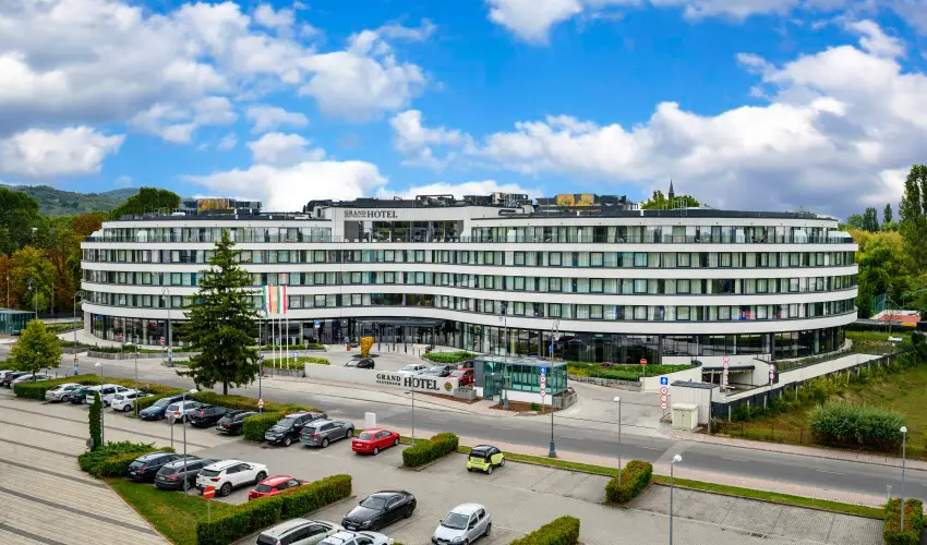 Grand Hotel Esztergom Esztergom - Pnksd (min. 2 j)