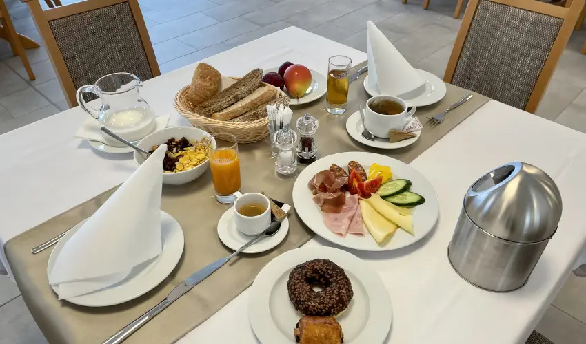 Gyirmt Sport & Wellness Hotel Gyr - Pnksd 