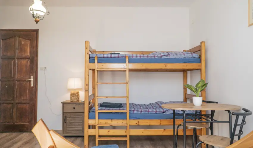 Gyulavez�r-Csob�nci Pihen� Vend�gh�z Gyulakeszi - P�nk�sd (min. 2 �j)