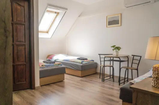 Gyulavez�r-Csob�nci Pihen� Vend�gh�z - P�nk�sd (min. 2 �j)