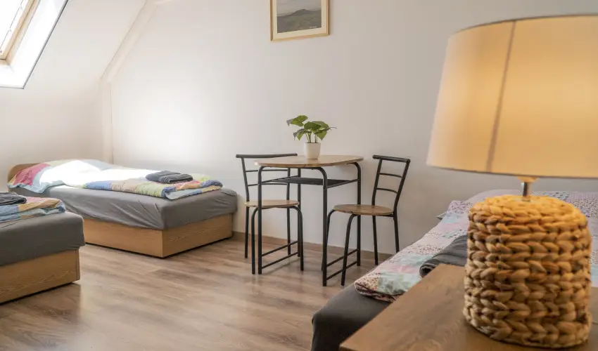 Gyulavez�r-Csob�nci Pihen� Vend�gh�z Gyulakeszi - P�nk�sd (min. 2 �j)