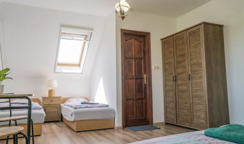 Gyulavez�r-Csob�nci Pihen� Vend�gh�z Gyulakeszi - P�nk�sd (min. 2 �j)