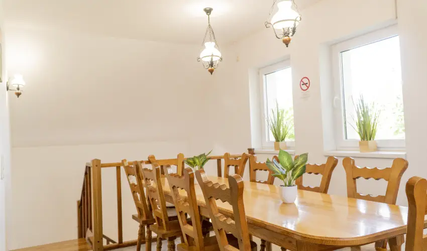 Gyulavez�r-Csob�nci Pihen� Vend�gh�z Gyulakeszi - P�nk�sd (min. 2 �j)