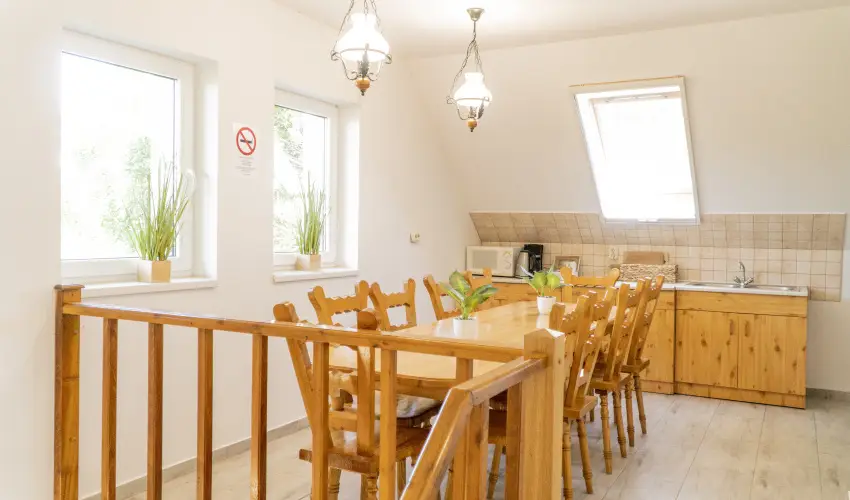 Gyulavez�r-Csob�nci Pihen� Vend�gh�z Gyulakeszi - P�nk�sd (min. 2 �j)