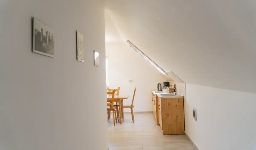 Gyulavez�r-Csob�nci Pihen� Vend�gh�z Gyulakeszi - P�nk�sd (min. 2 �j)