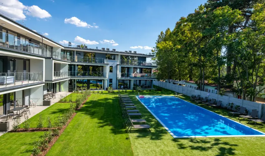 H55 Balatonlelle Apartmanhzak Balatonlelle - Pnksd (min. 2 j)