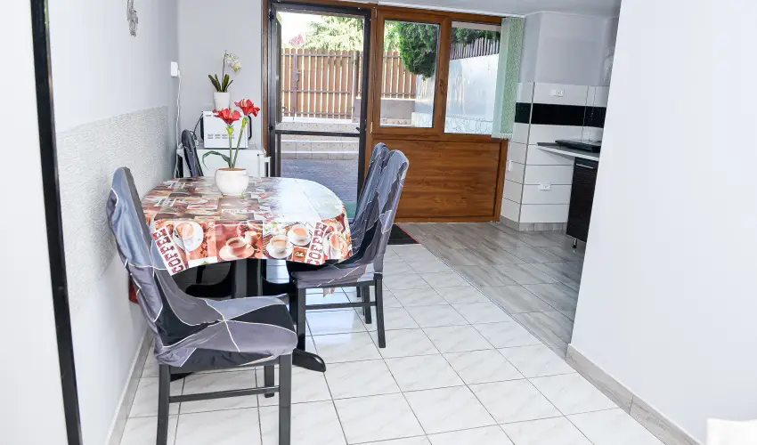 Hajnal Apartman Hajdszoboszl - Pnksd (min. 2 j)