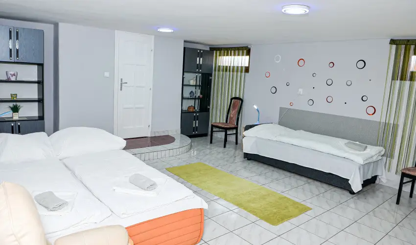 Hajnal Apartman Hajdszoboszl - Pnksd (min. 2 j)