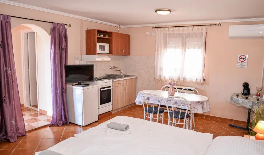 Hajnal Apartman Hajdszoboszl - Pnksd (min. 2 j)