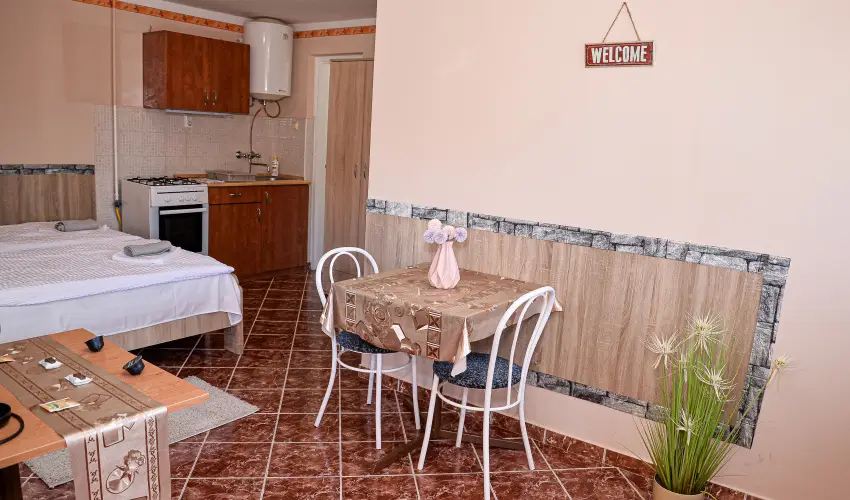 Hajnal Apartman Hajdszoboszl - Pnksd (min. 2 j)