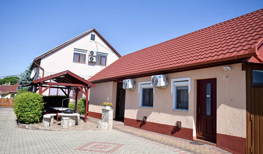 Hajnal Apartman Hajdszoboszl - Pnksd (min. 2 j)