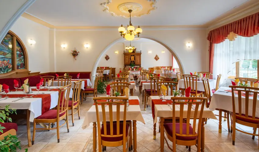 Hajd� Kast�ly Hotel Hajd�szoboszl� - P�nk�sd (min. 2 �j)