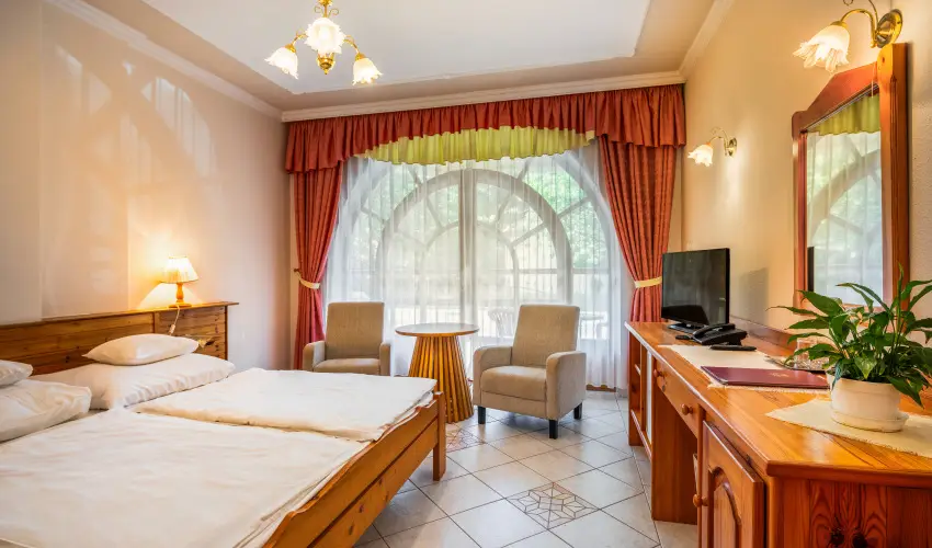 Hajd� Kast�ly Hotel Hajd�szoboszl� - P�nk�sd (min. 2 �j)