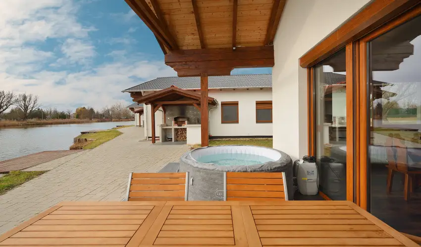 Haleszi Apartman P�teri - P�nk�sd (min. 3 �j)