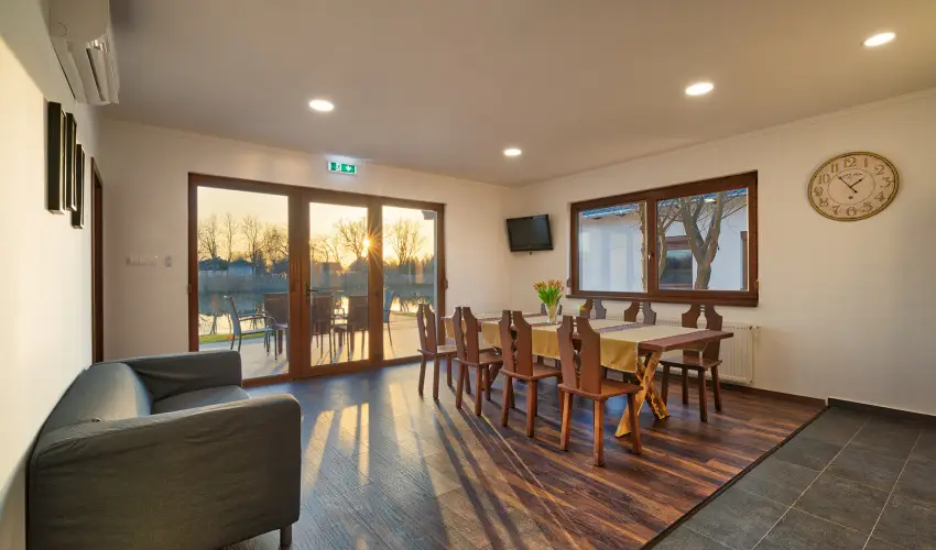 Haleszi Apartman P�teri - P�nk�sd (min. 3 �j)