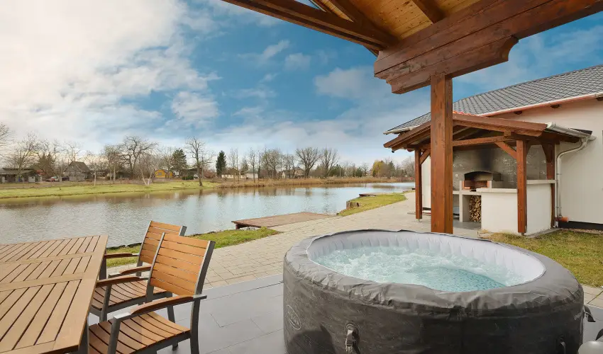 Haleszi Apartman P�teri - P�nk�sd (min. 3 �j)