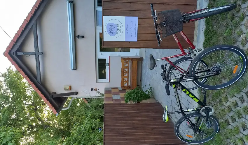 Hanga-lak Velence - Pnksd (min. 2 j)