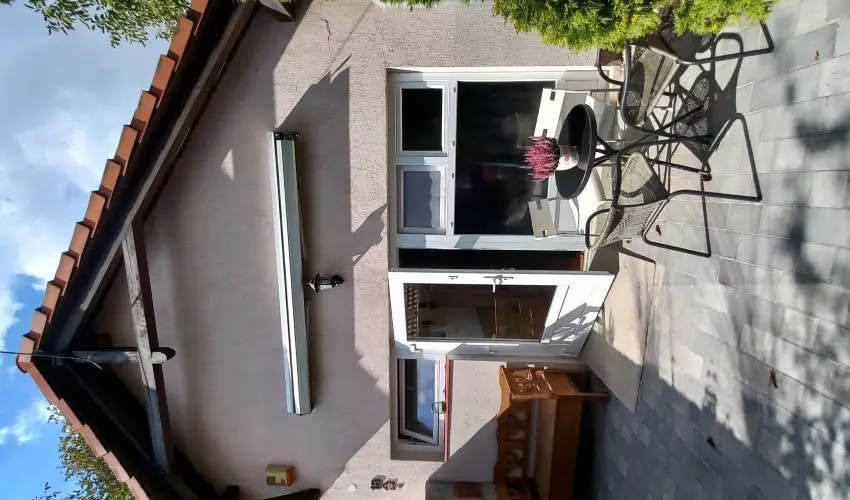 Hanga-lak Velence - Pnksd (min. 2 j)