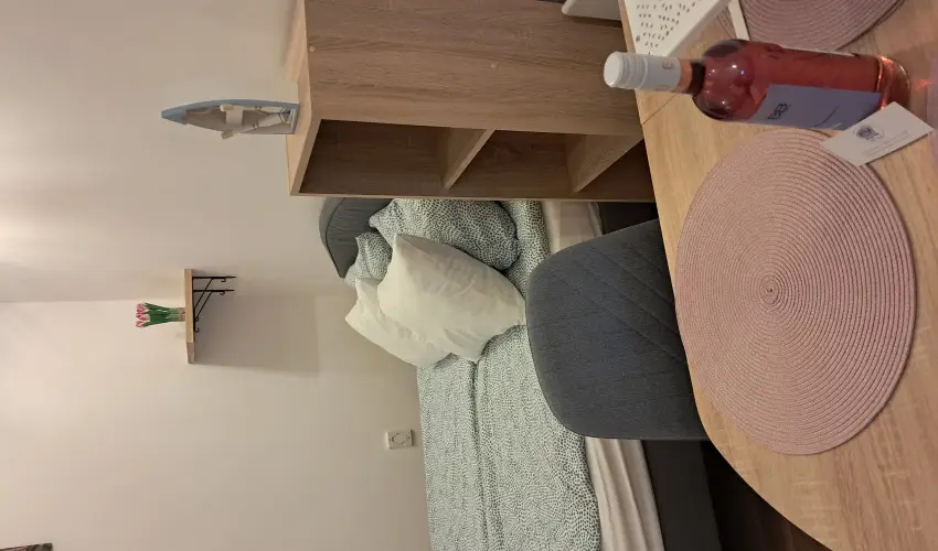 Hanga-lak Velence - Pnksd (min. 2 j)