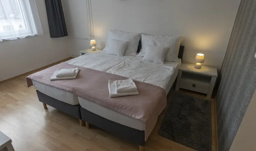 Harangtorony Sz�ll� K�szeg - P�nk�sd