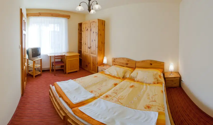 Aliz Villa Szilv�sv�rad - P�nk�sd (min. 2 �j)