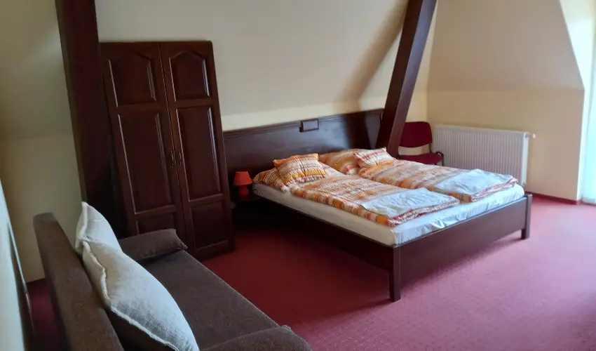 Aliz Villa Szilv�sv�rad - P�nk�sd (min. 2 �j)