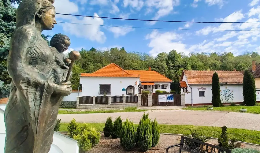 Harmony Vend�gh�z Egerszal�k - P�nk�sd (min. 2 �j)