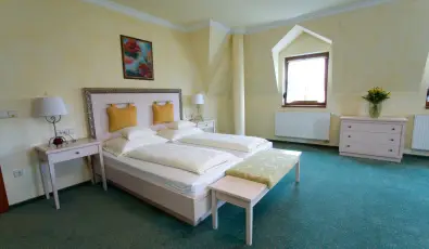 H�tk�ti Wellness Hotel & Lovaspark M�r