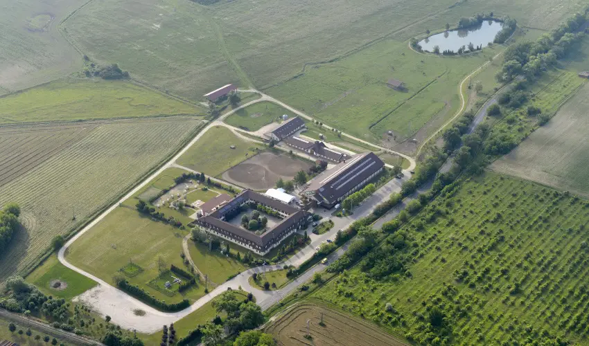 Hétkúti Wellness Hotel & Lovaspark Mór - Pünkösd