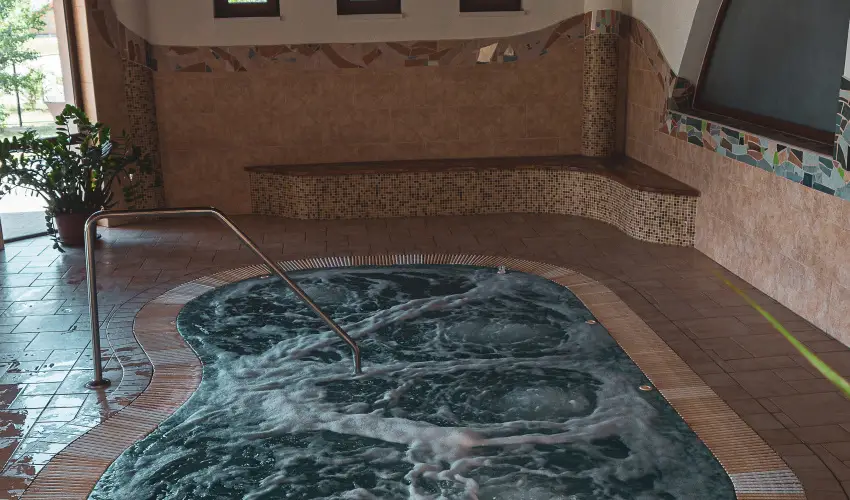 Hétkúti Wellness Hotel & Lovaspark Mór - Pünkösd