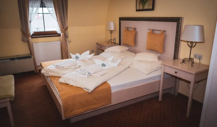 Hétkúti Wellness Hotel & Lovaspark Mór - Pünkösd