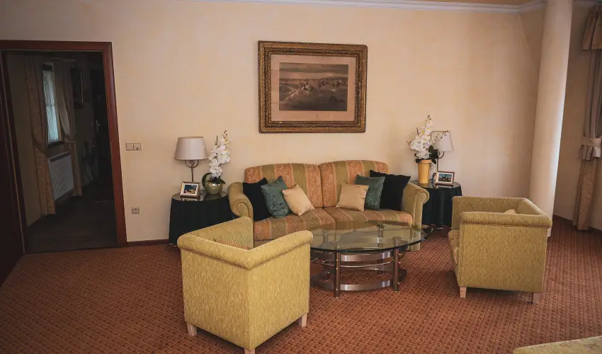 Hétkúti Wellness Hotel & Lovaspark Mór - Pünkösd